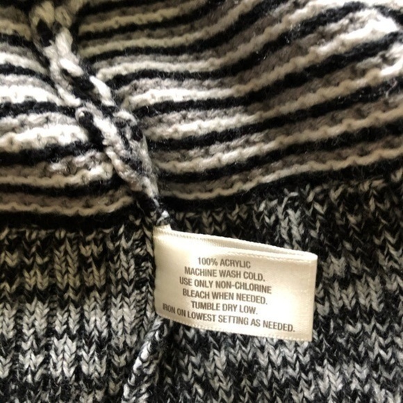 I Heart Ronson Sweater - Picture 9 of 10